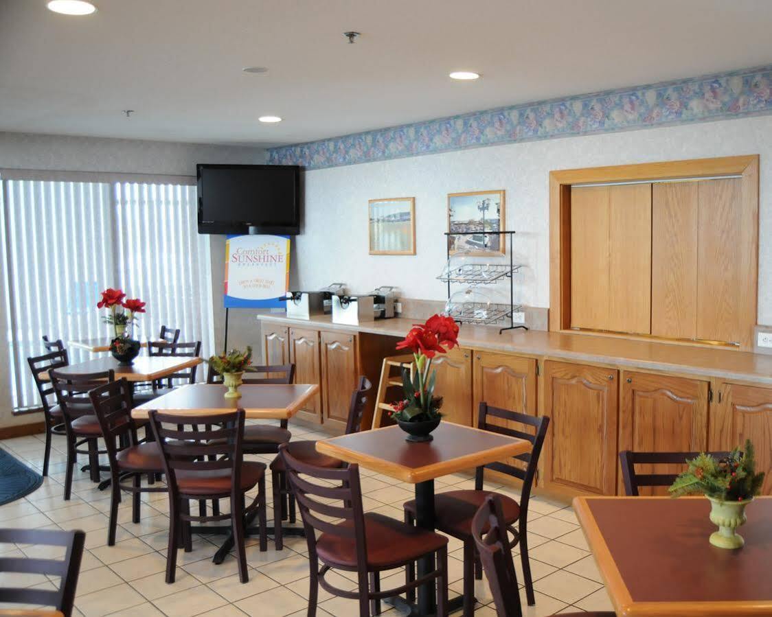 Baymont By Wyndham Osage Beach Hotel Restaurant photo